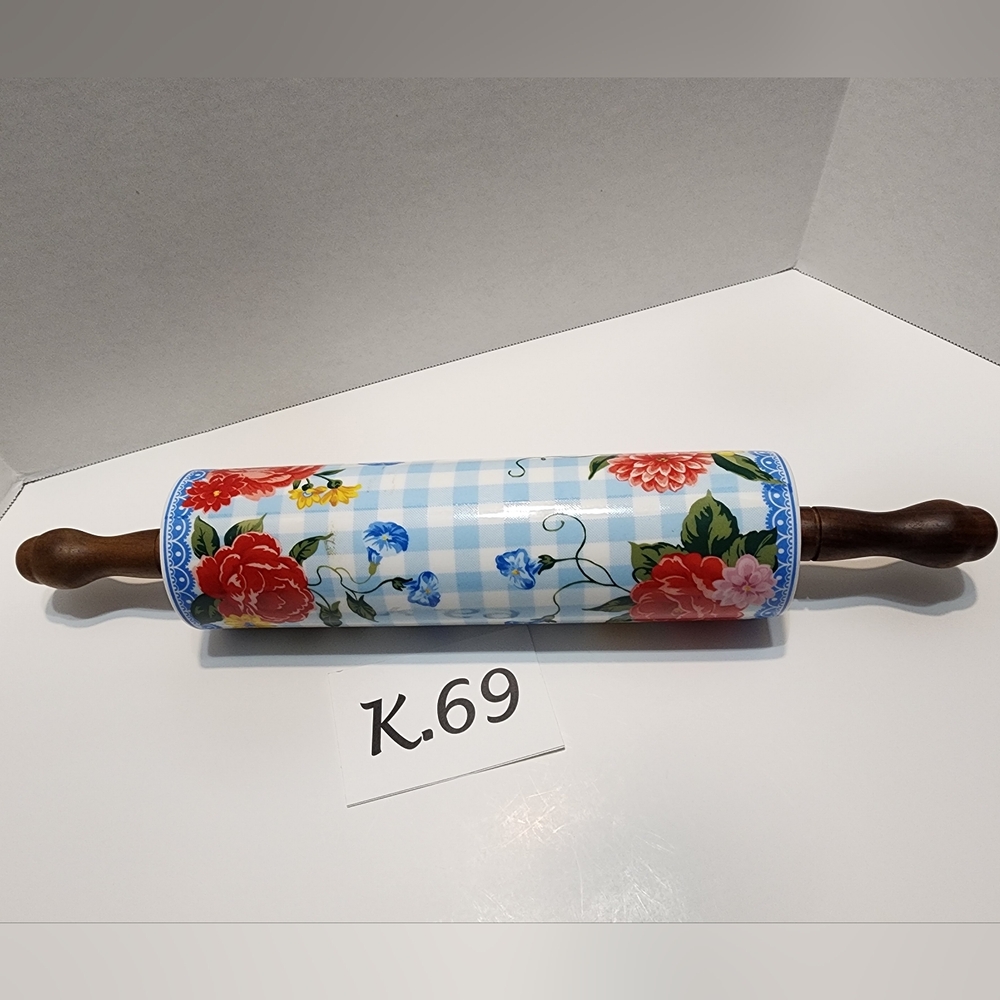 K.069- The Pioneer Woman Sweet Rose Floral Rolling Pin, pre-owned, display only